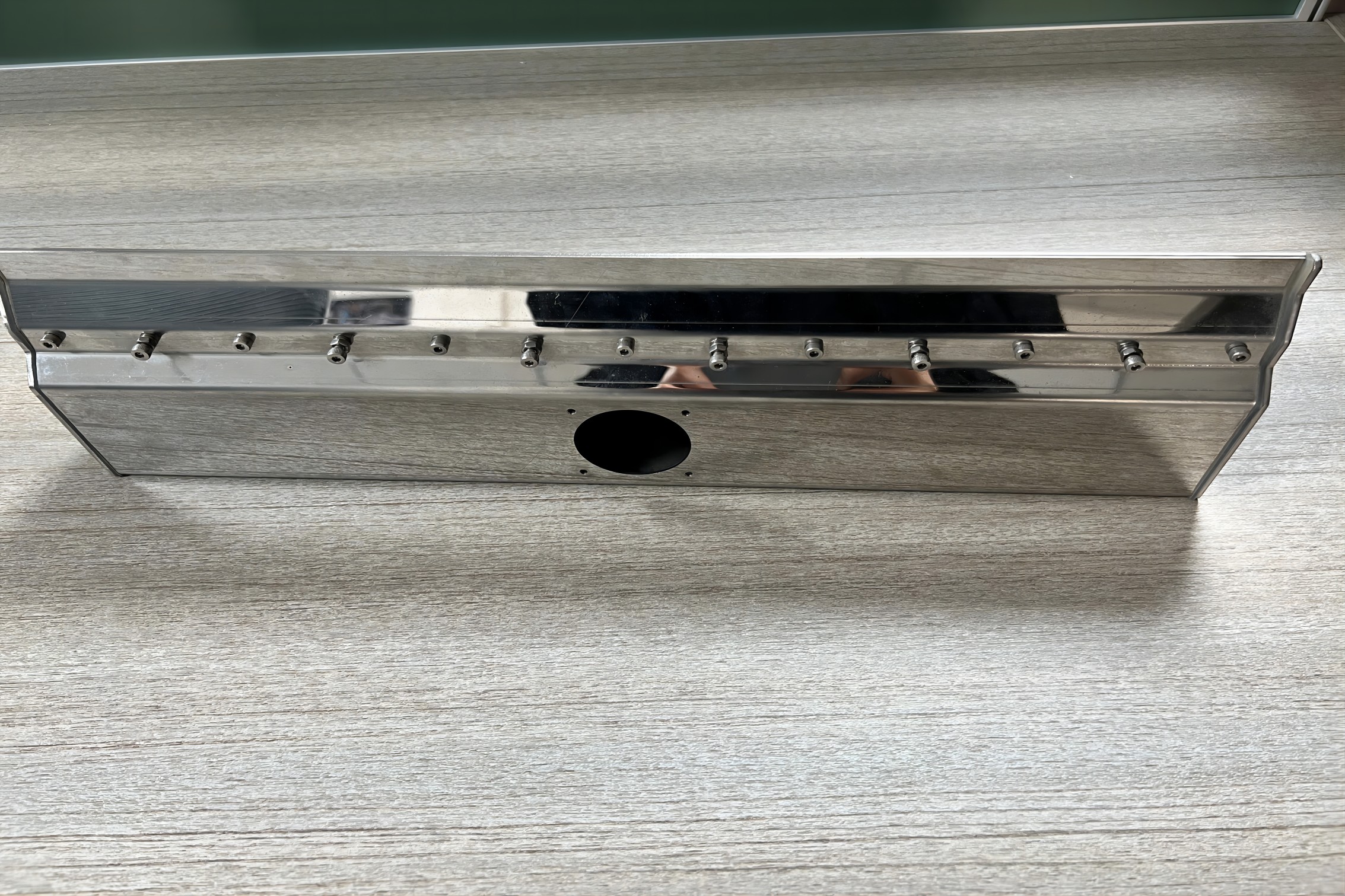 Why Air Knives Are Essential for High-Precision LCD Glass Cleaning