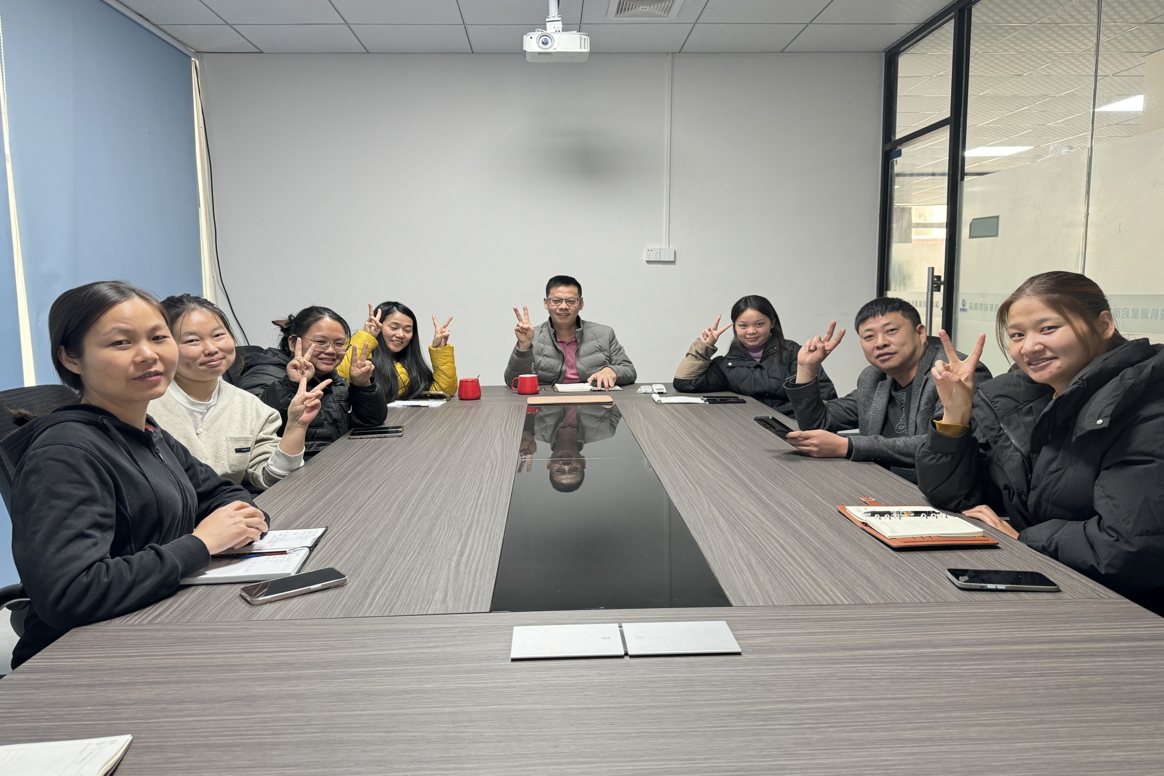 Shenzhen Qixingyuan Company Holds 2024 Annual Summary Meeting, Looking Forward to New Year Goals